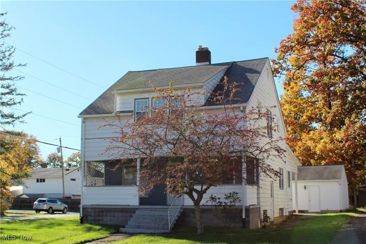 Property Photo:  244 Adelaide Avenue SE  OH 44483 