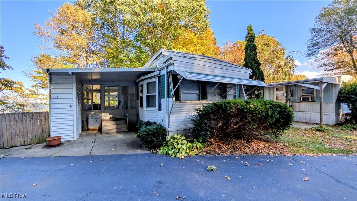 Property Photo: 4017 Lake Road 17 OH 44030
