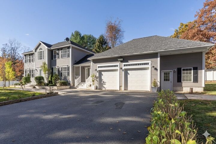 10 Evelyn Road  Salem NH 03079 photo