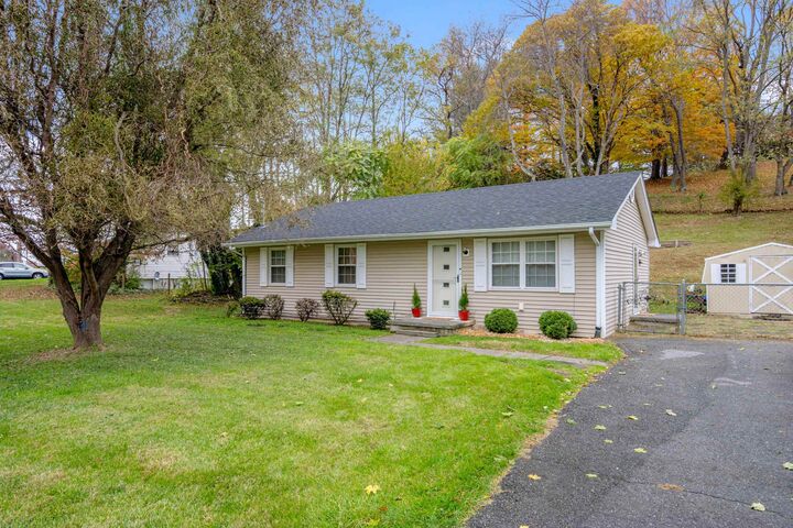 Property Photo:  460 Chrisman Street  VA 24073