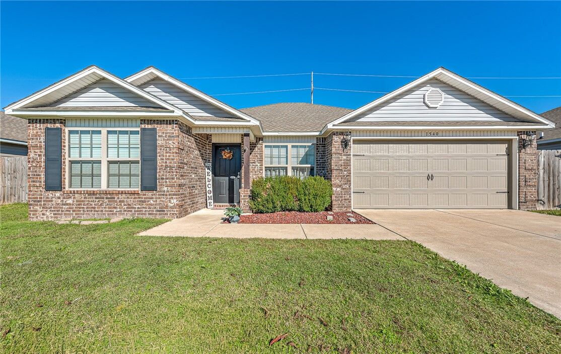 Property Photo: 1540 Edinburgh Drive AR 72719