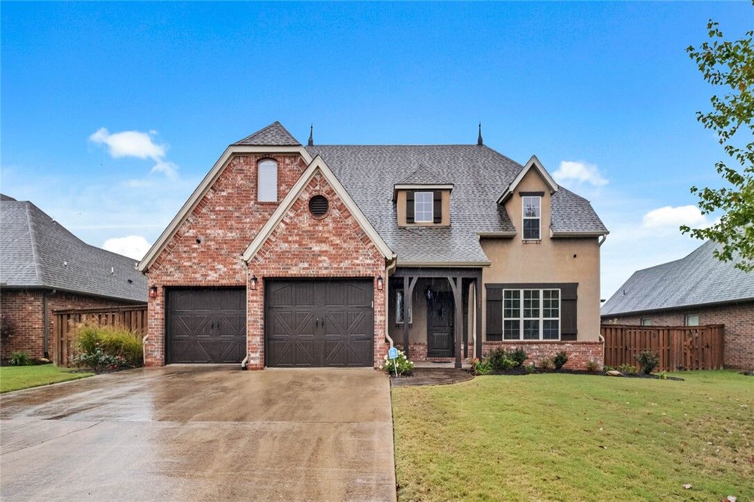 Property Photo:  1611 NE Greenbrier Road  AR 72712 