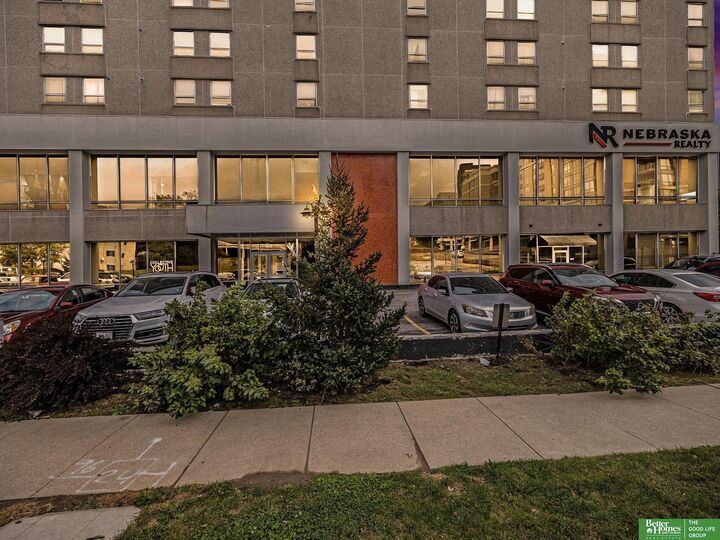 105 N 31 Avenue 702  Omaha NE 68131 photo