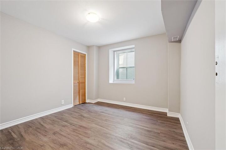 Property Photo:  906 King Street E 2A  ON N3H 3P3 