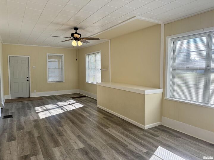 Property Photo:  1103 W Boulevard Street A &Amp B  IL 62959 