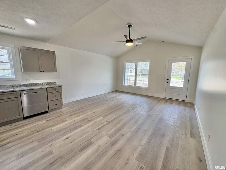 Property Photo:  209 Madison Street  IL 62915 