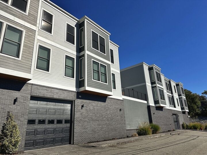 Property Photo:  40 Westmoreland St 8  MA 02124 