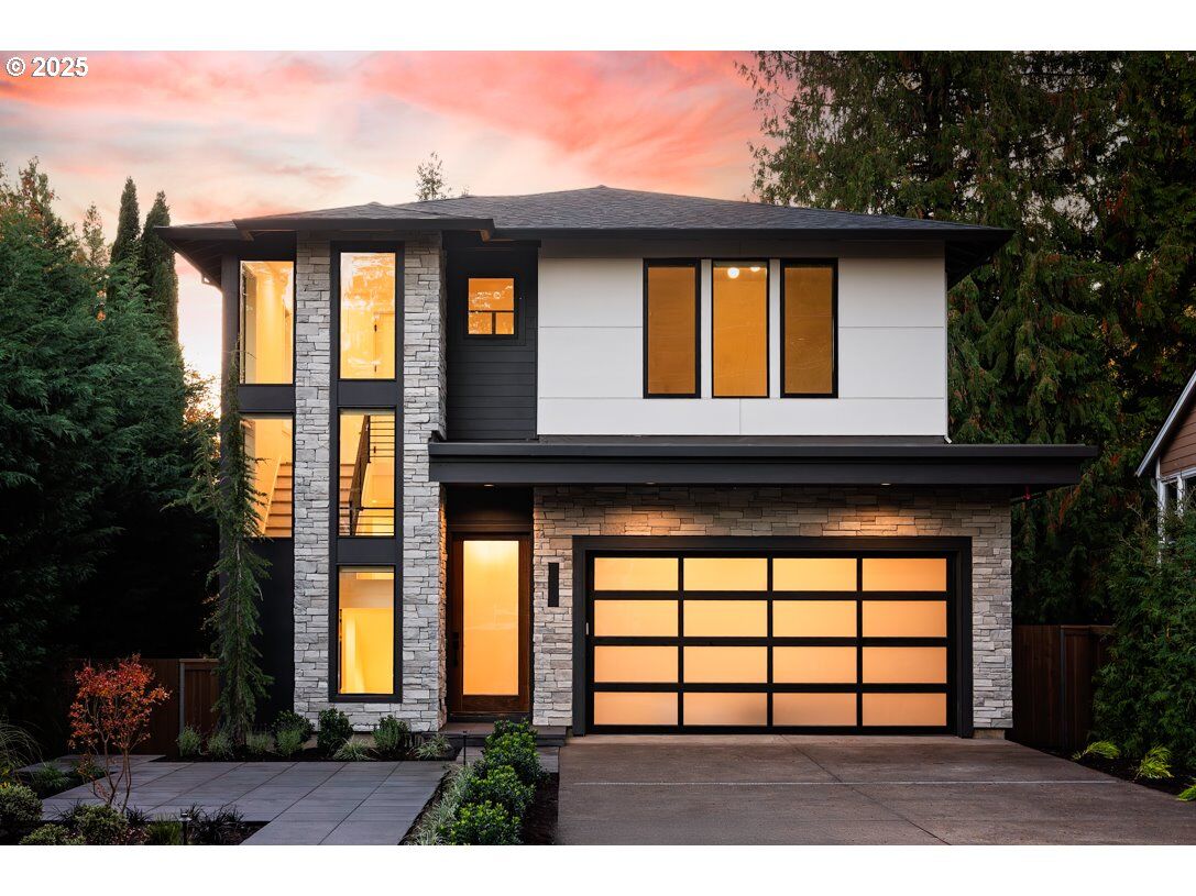 Property Photo: 116 6th St OR 97034