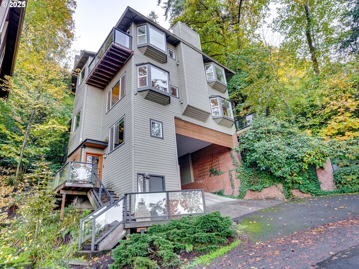 Property Photo: 2802 NW Ariel Ter OR 97210