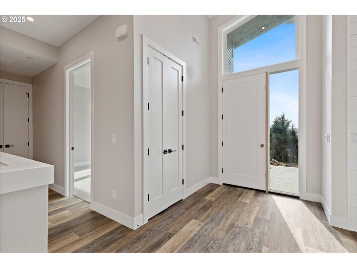 Property Photo:  780 Monica Ct  OR 97110 