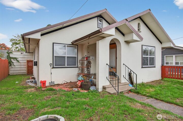 1202 S 3rd Avenue  Kelso WA 98626 photo