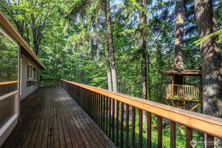 Property Photo:  15604 SE 42nd Place  WA 98006