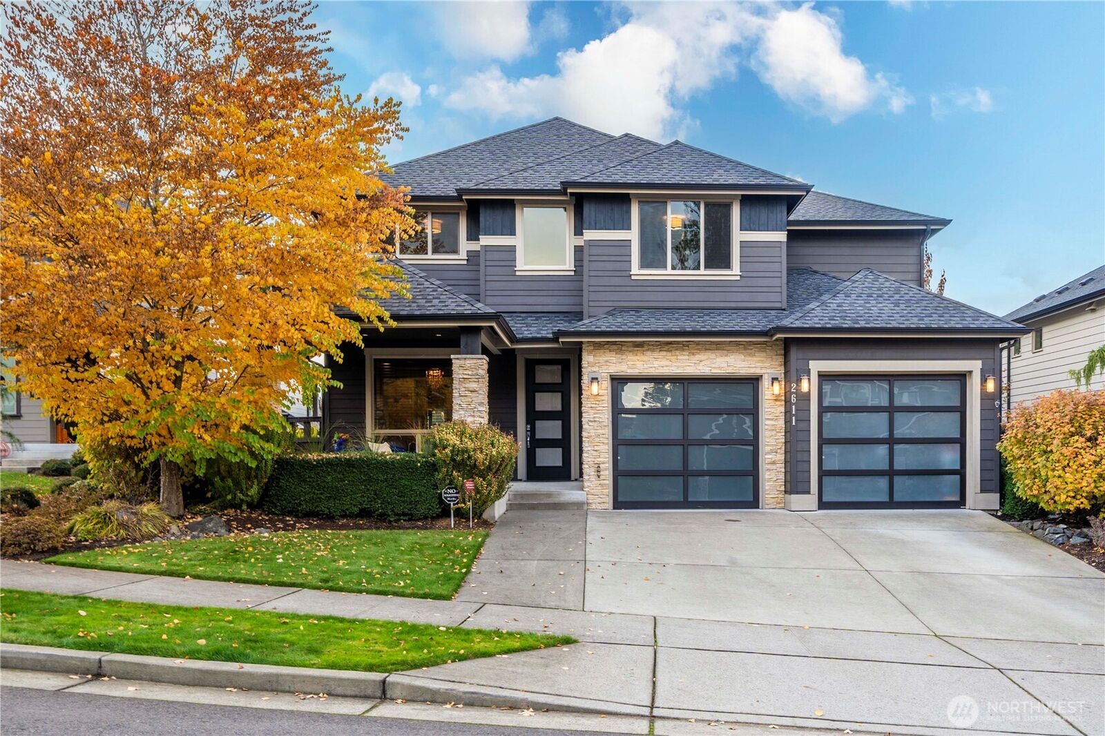 Property Photo:  2611  21st Avenue SW  WA 98371 