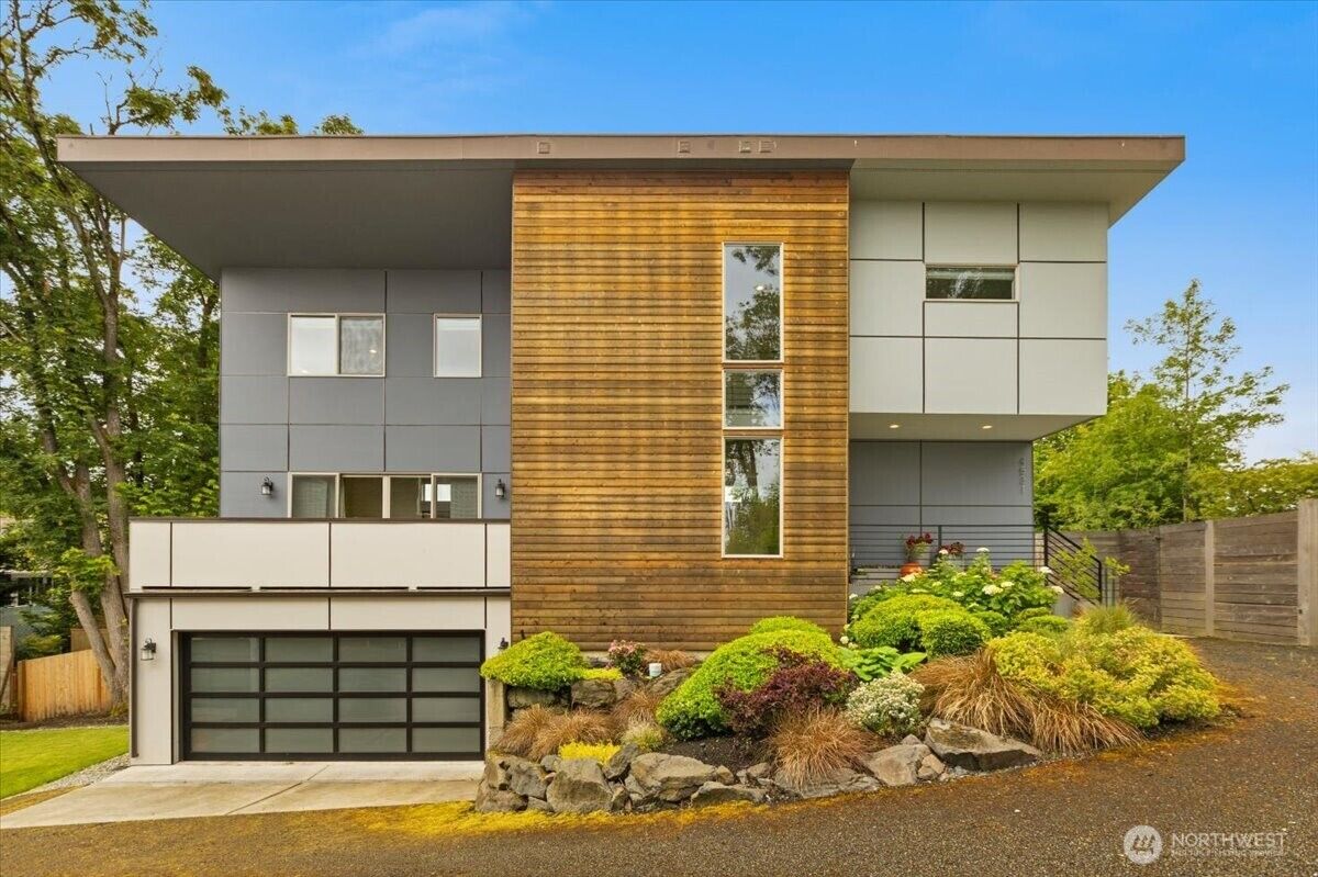 Property Photo:  4531 S Kenny Street  WA 98118