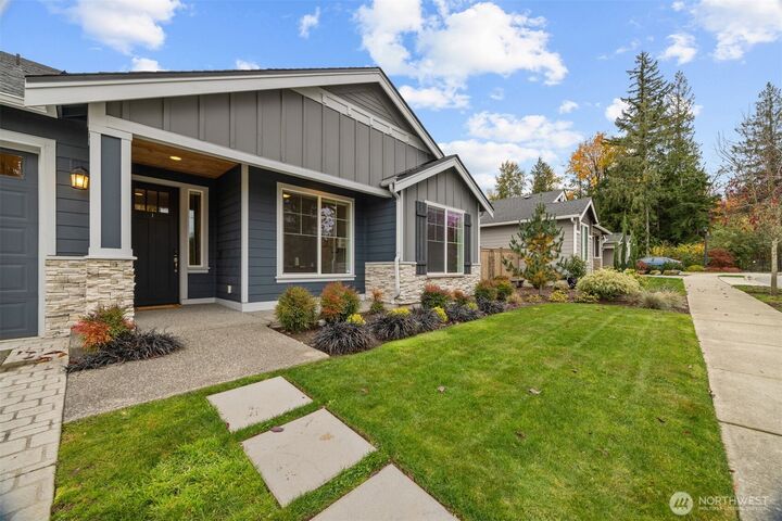 Property Photo:  1016  Adams Court  WA 98274