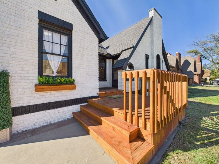 Property Photo:  305 N Oliver Ave  KS 67208 