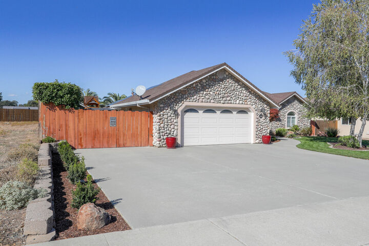 Property Photo:  1510 Carl Court  CA 96080 