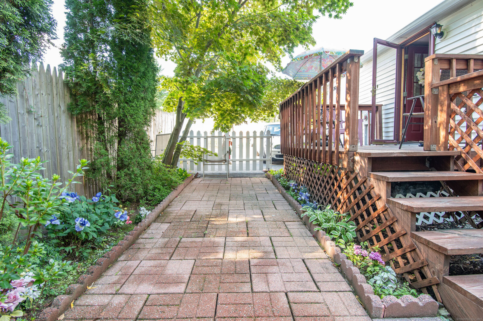 Property Photo:  26 Crescent Park Road  CT 06880 