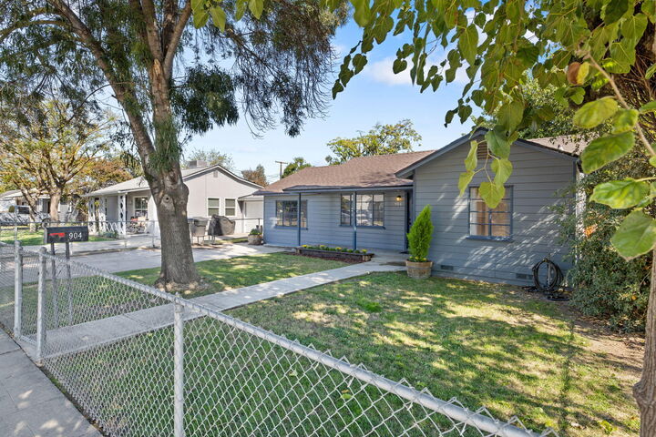 Property Photo:  904 S Bradley Street  CA 93292 