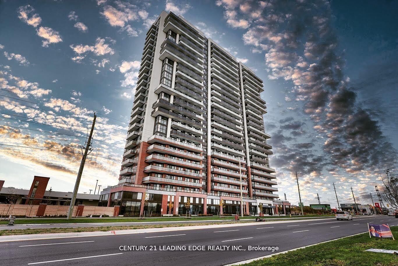 Property Photo:  2550 Simcoe Street N 320  ON L1L 0R5 