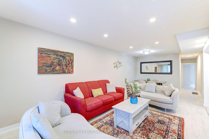 Property Photo: 82 Harrison Drive ON L3Y 4P4