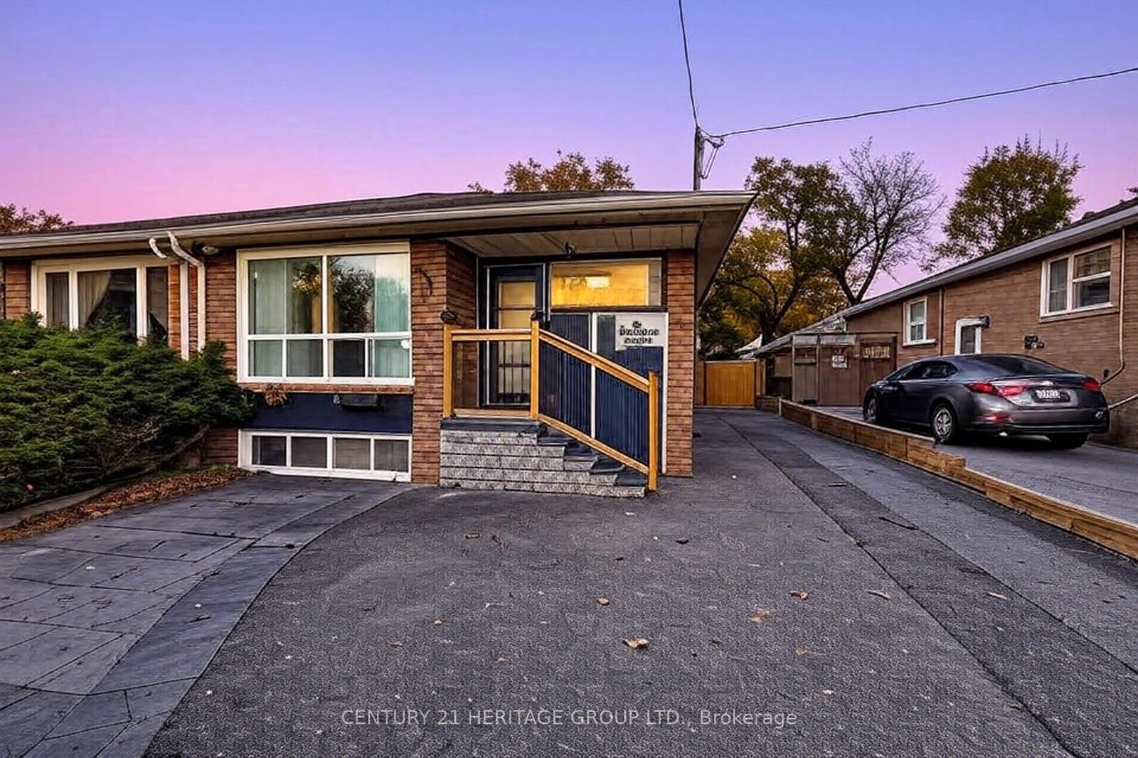 Property Photo:  82 Harrison Drive  ON L3Y 4P4 