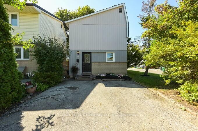 Photo de la propriété:  1 Greenarrow Court  ON L6S 2K1