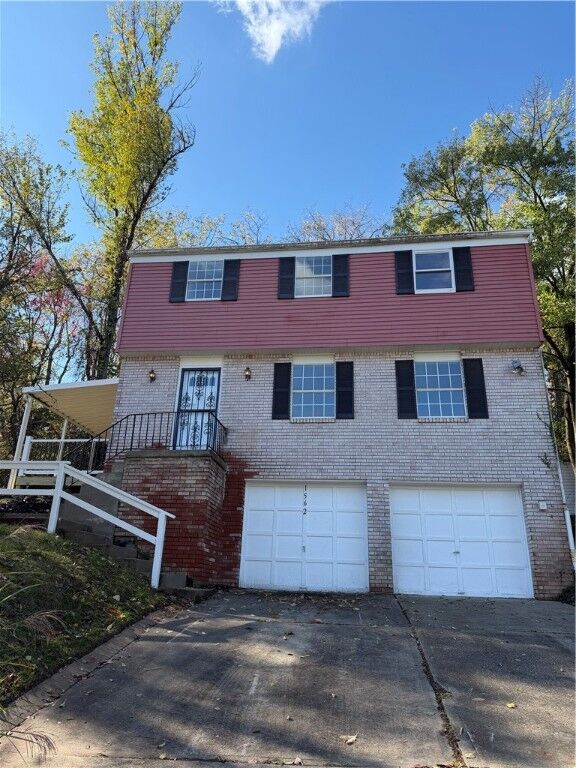 Property Photo:  1562 Hedwig Dr  PA 15101 