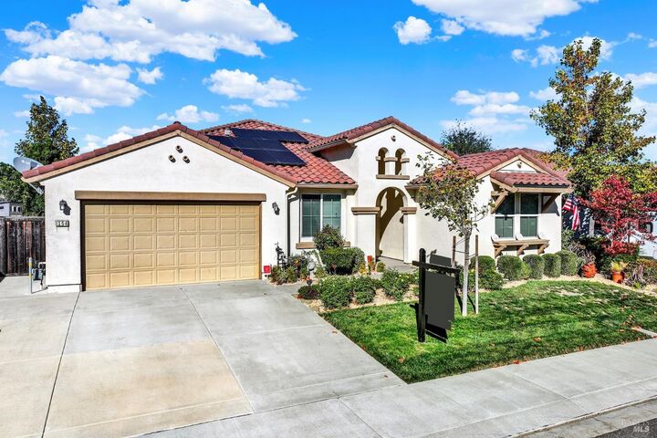 Property Photo:  154 Shubin Way  CA 95687 