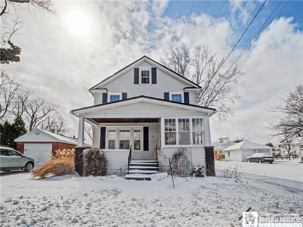 Property Photo:  9 Willowbrook Avenue  NY 14048 