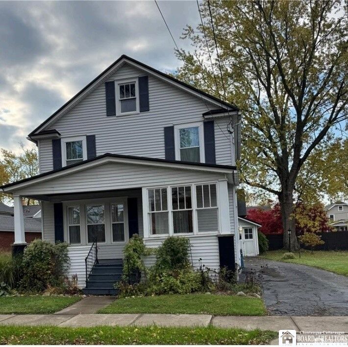 Property Photo:  9 Willowbrook Avenue  NY 14048 