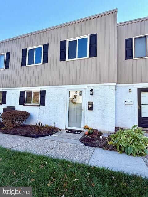 Property Photo:  5 Fords Edge  PA 19468