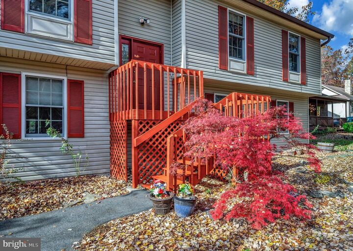 Property Photo: 205 Fairfax Lane VA 22508