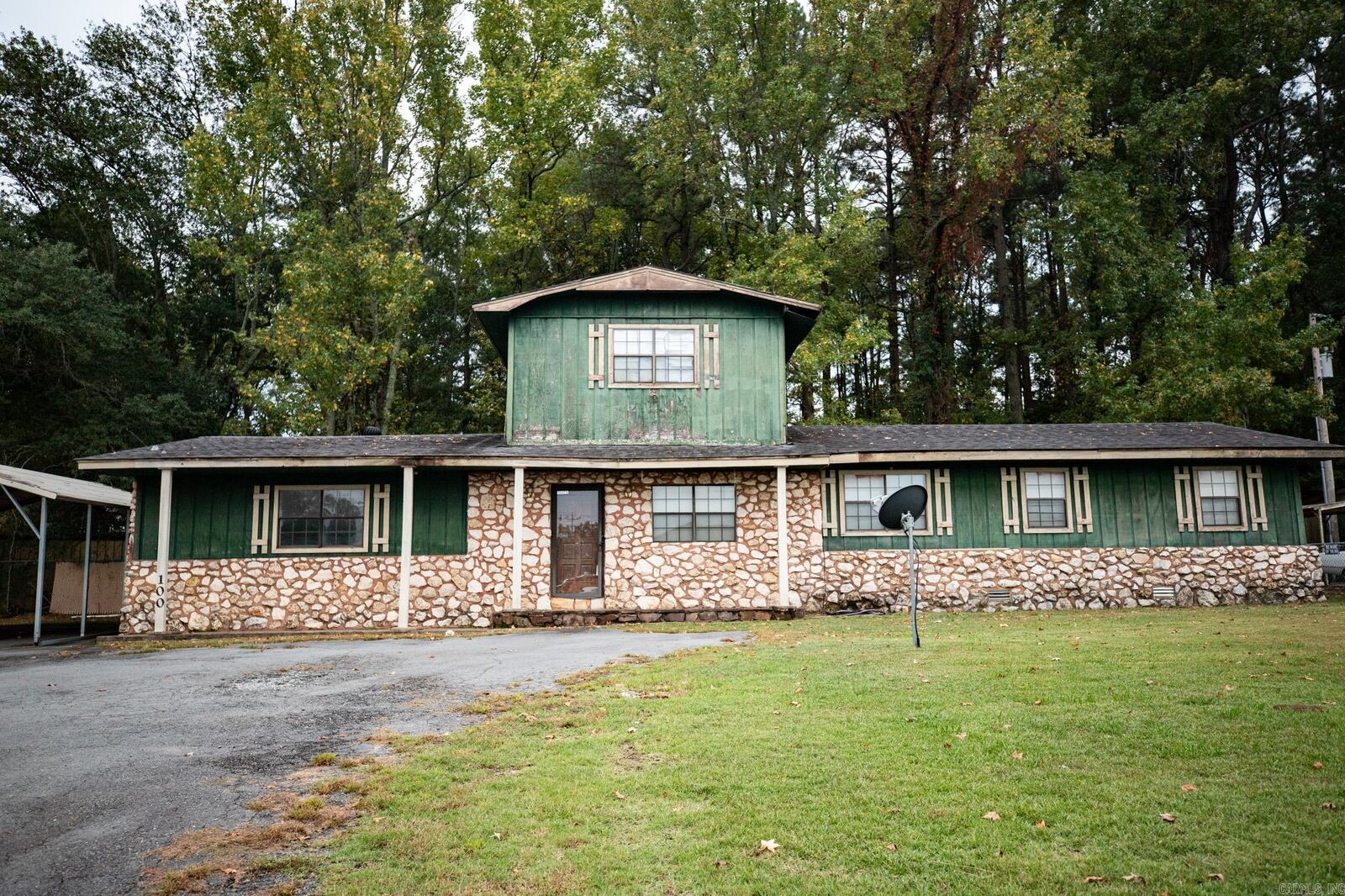 Property Photo:  100 White Hall  AR 71602 
