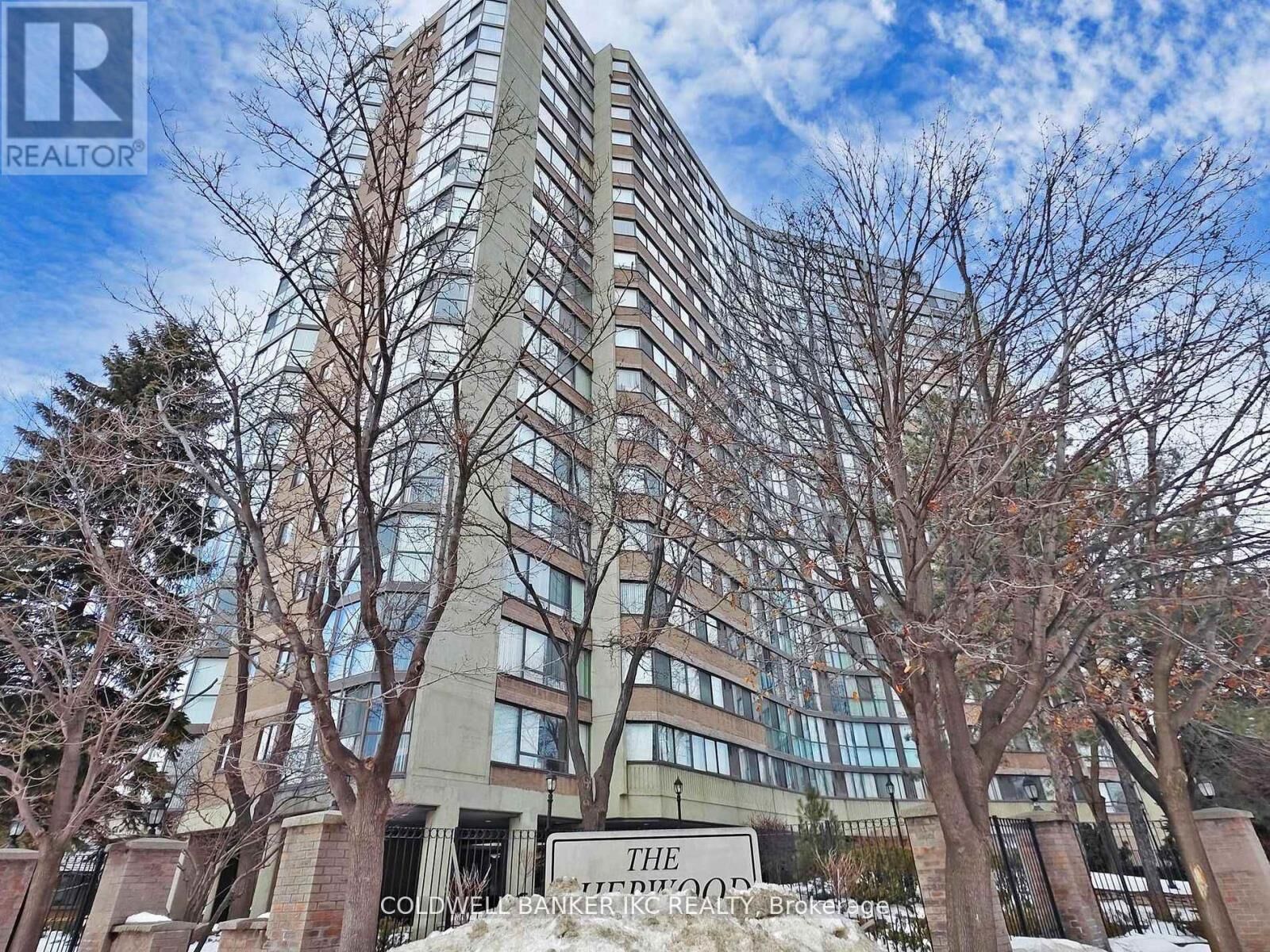 Property Photo: 4235 Sherwoodtowne Boulevard 1001 ON L4Z 1W3