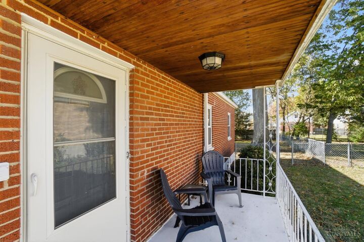 Property Photo: 1015 Woodbriar Lane OH 45238