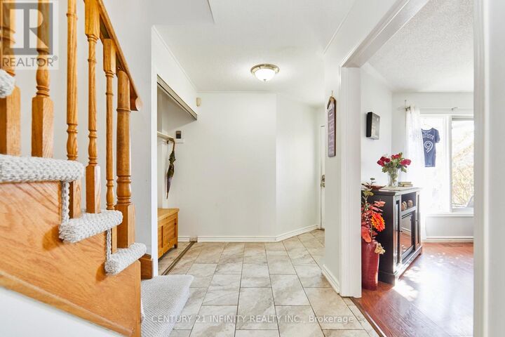 Property Photo:  20 Brodie Court  ON L1C 4Z2 