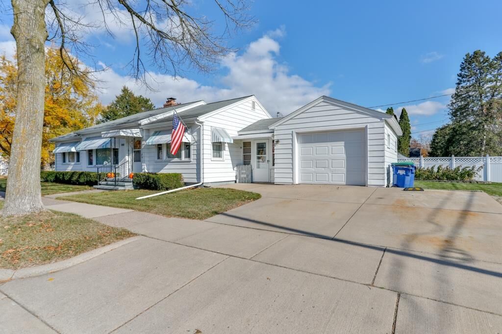 Property Photo: 2201 Zimmerman Street WI 54403