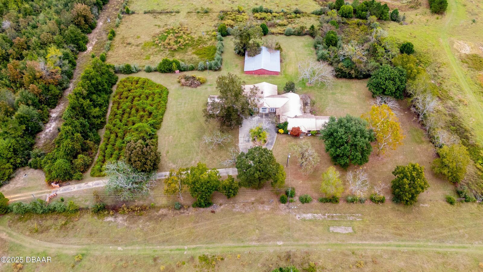 Property Photo: 1351 Val Lane FL 32455