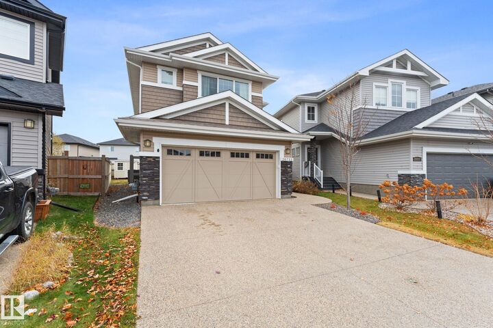 Property Photo:  20733 98A Avenue NW  AB T5T 7G2 