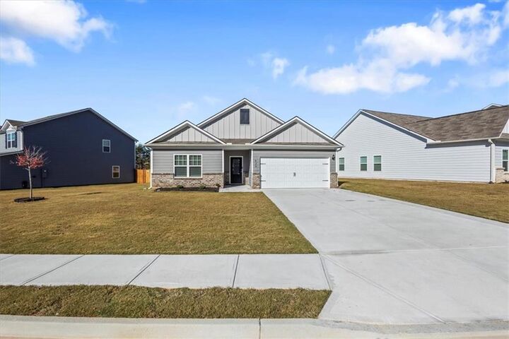 Property Photo: 426 Prescott Way GA 30180