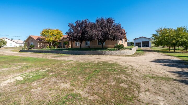Property Photo: 16861 Paula Road CA 93636
