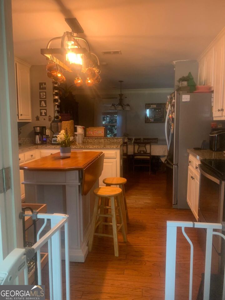 Property Photo: 107 E Clinton Drive GA 30165