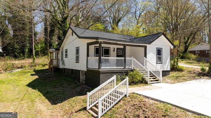 Property Photo: 665 S Eugenia Place NW GA 30318