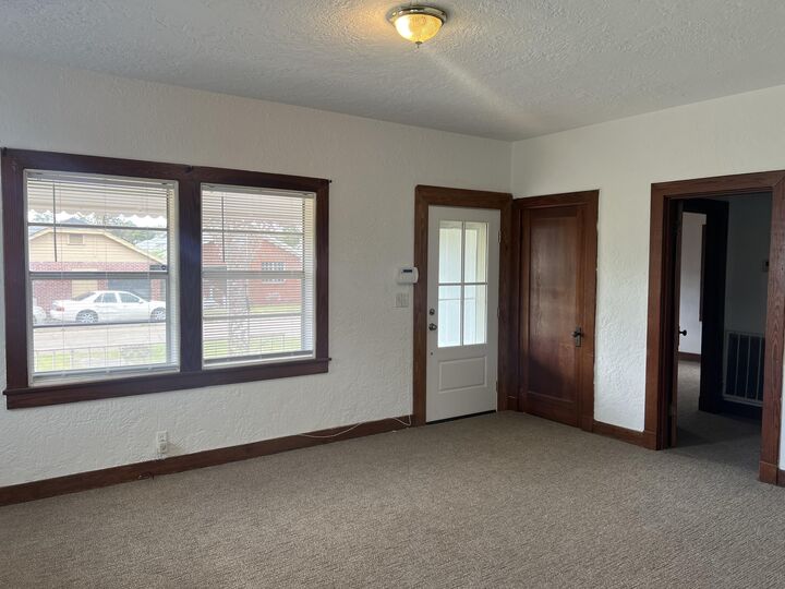 Property Photo: 516 15th St N MS 39701