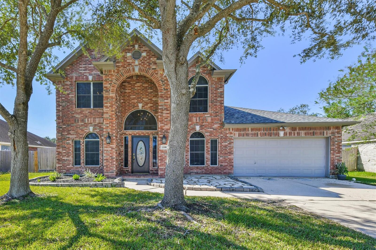 Property Photo: 1106 Barkly Court TX 77581