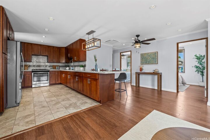 Property Photo: 87-885 Hakeakea Street HI 96792