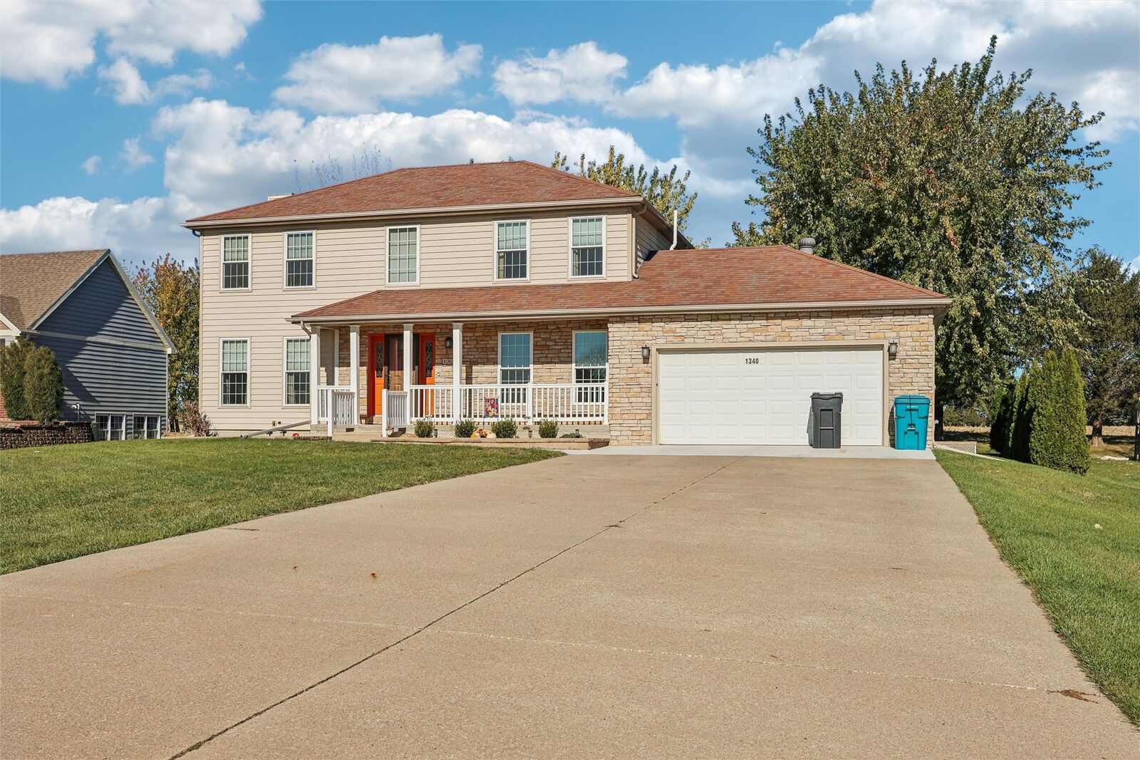 Property Photo: 1340 NE 134th Avenue IA 50007