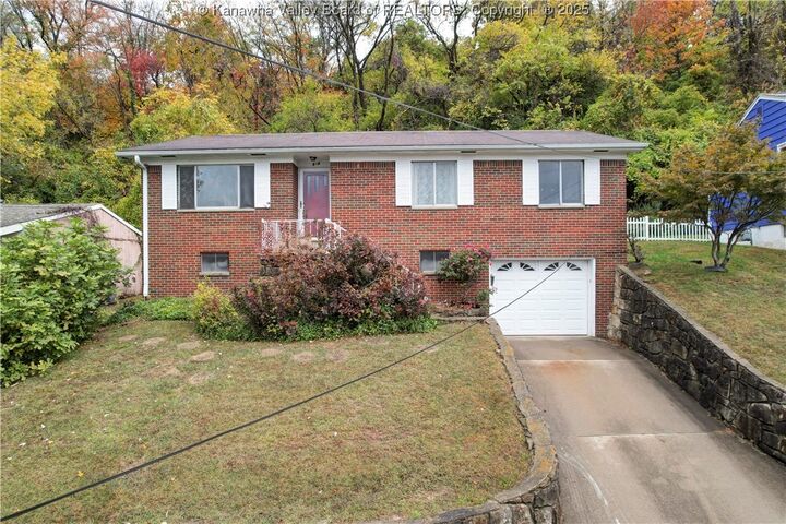 Property Photo:  914 Vogel Drive  WV 25302 