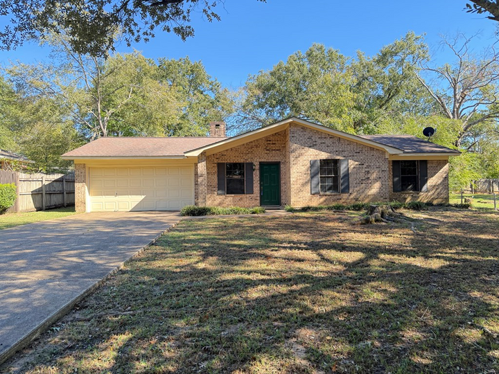 Property Photo: 4608 Jade St TX 75964